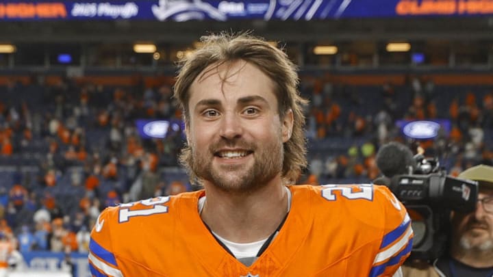 Denver Broncos cornerback Riley Moss