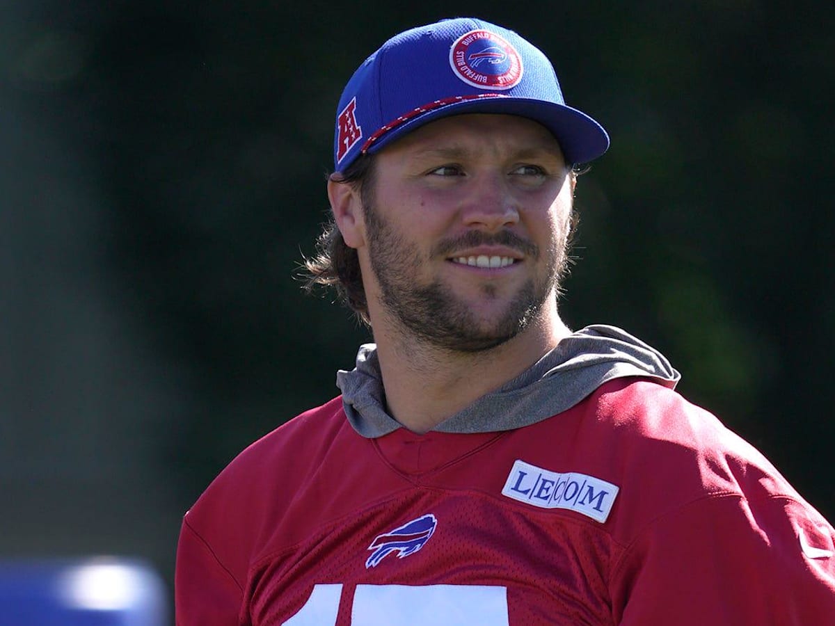 Bills QB Josh Allen has unreal gesture seeing little girl crying at  training camp