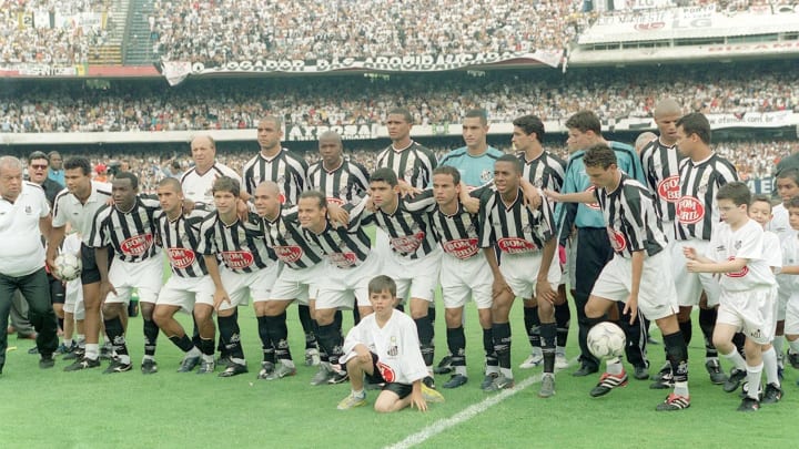 Há 20 anos, o Santos conquistava o Campeonato Brasileiro de 2002.