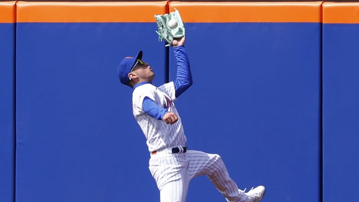 Albert Almora Jr. signed a deal with the Reds.
