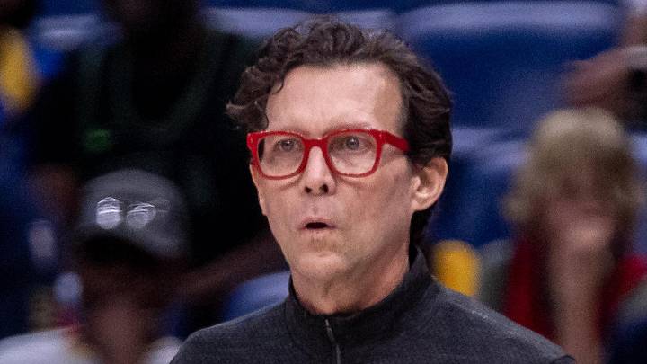 Atlanta Hawks head coach Quin Snyder reacts against the New Orleans Pelicans.
