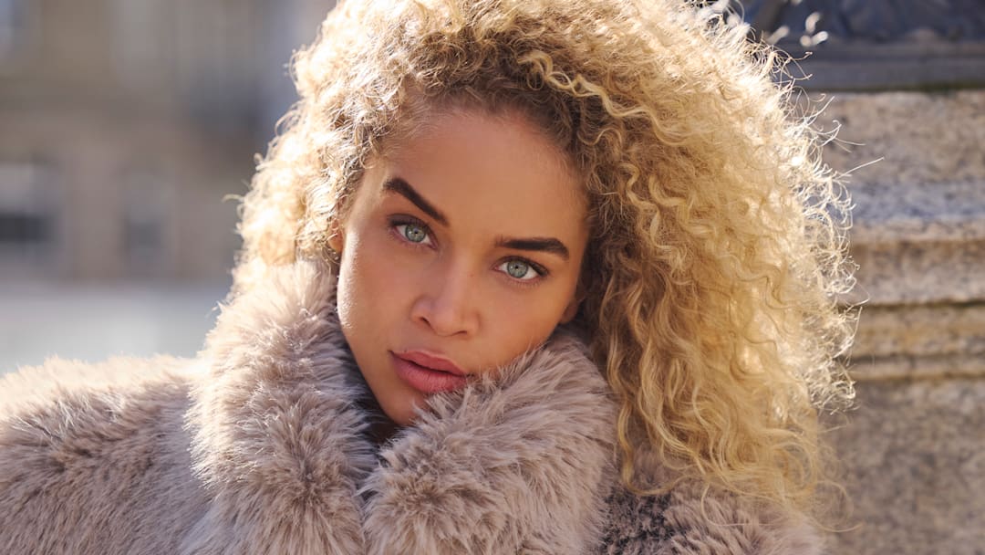 Jasmine Sanders was photographed by Derek Kettela in Switzerland. Jacket by Alo. Jasmine Sanders was photographed by Derek Kettela in Switzerland. Jacket by Alo.