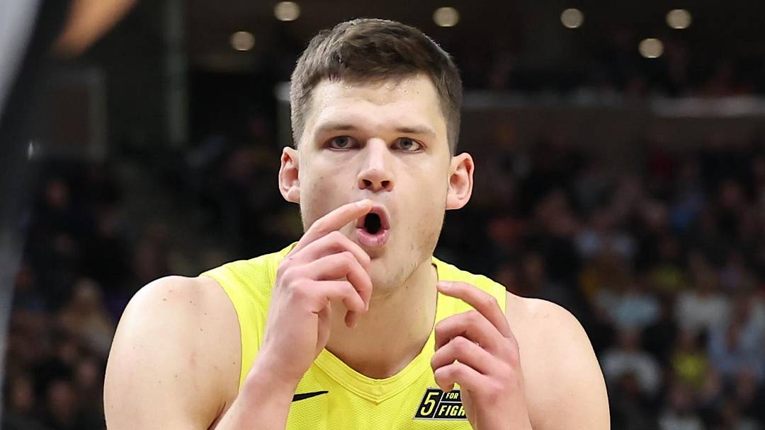 Utah Jazz center Walker Kessler (24) reacts to play with the San Antonio Spurs in the second half at Vivint Arena on February 28, 2023.