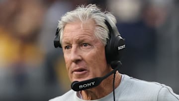 Nov 30, 2025; Inglewood, California, USA; Las Vegas Raiders head coach Pete Carroll during the first half at SoFi Stadium. Mandatory Credit: Kiyoshi Mio-Imagn Images