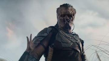 Dimitrius Schuster-Koloamatangi as Dek in 20th Century Studios' PREDATOR: BADLANDS film. Photo courtesy of 20th Century Studios. © 2025 20th Century Studios. All Rights Reserved.