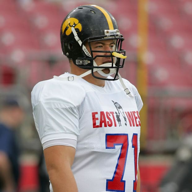 East offensive lineman Seth Olsen (71) against the West in the first quarter of the 84th Annual East-West Shrine Game.