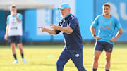 Mano Menezes voltou ao Grêmio após 20 anos