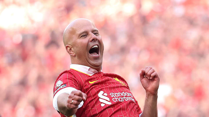 L'entraîneur néerlandais de Liverpool, Arne Slot, a réalisé une excellente saison sur le banc anglais, en remportant la Premier League. L'entraîneur néerlandais de Liverpool, Arne Slot, a réalisé une excellente saison sur le banc anglais, en remportant la Premier League.