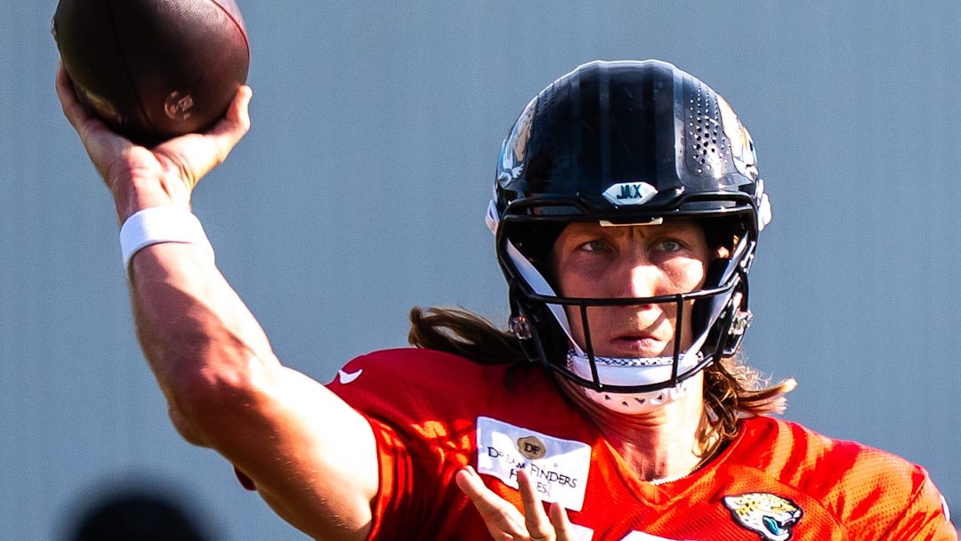 Jacksonville Jaguars quarterback Trevor Lawrence (16) warms up during an NFL training camp session ten at the Miller Electric Center, Tuesday, Aug. 5, 2025, in Jacksonville, Fla. [Doug Engle/Florida Times-Union]