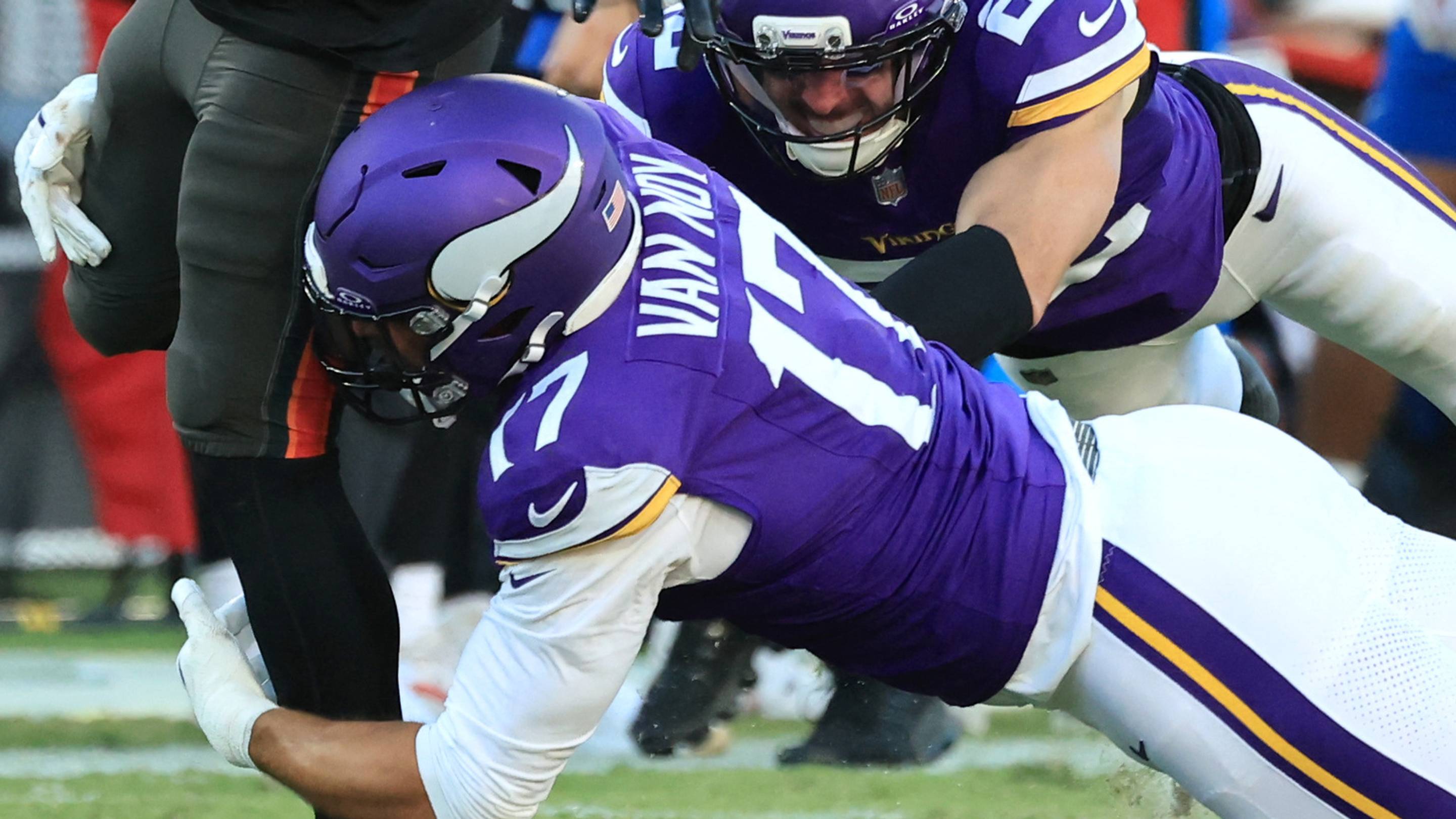 Vikings Should Lock Down Kyle Van Noy After Stellar Week 7 Performance