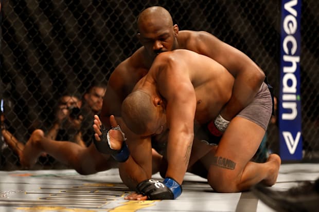 Ex-UFC Champ Recounts Night Out with Jon Jones - "That's a Dangerous Person"