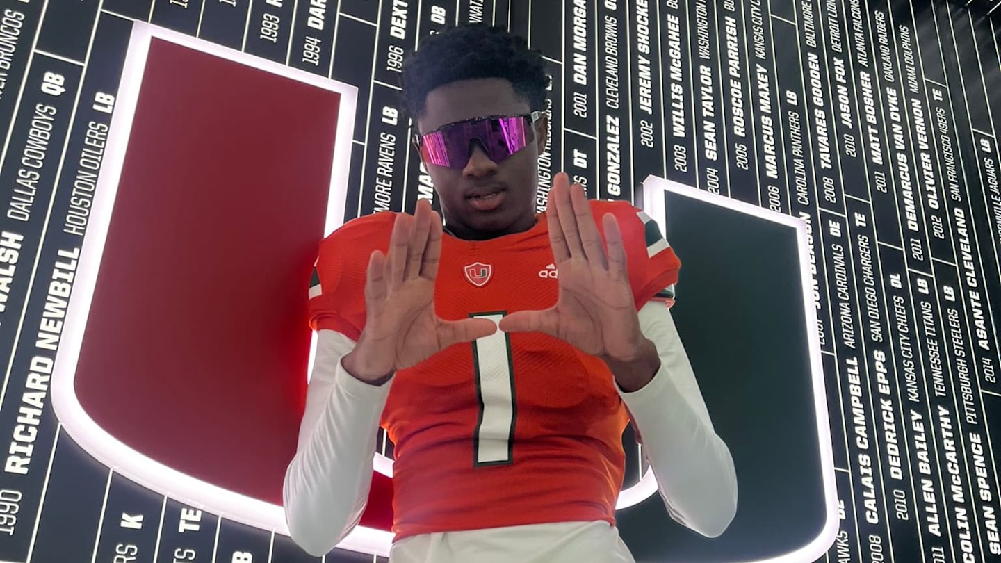 Miami (FL) commitment Dereon Coleman throws 7 first half touchdowns