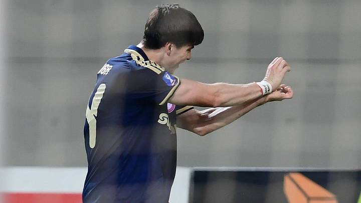 El mexicano anotó al minuto 34', el mismo número de camiseta con Olympiacos. El mexicano anotó al minuto 34', el mismo número de camiseta con Olympiacos.
