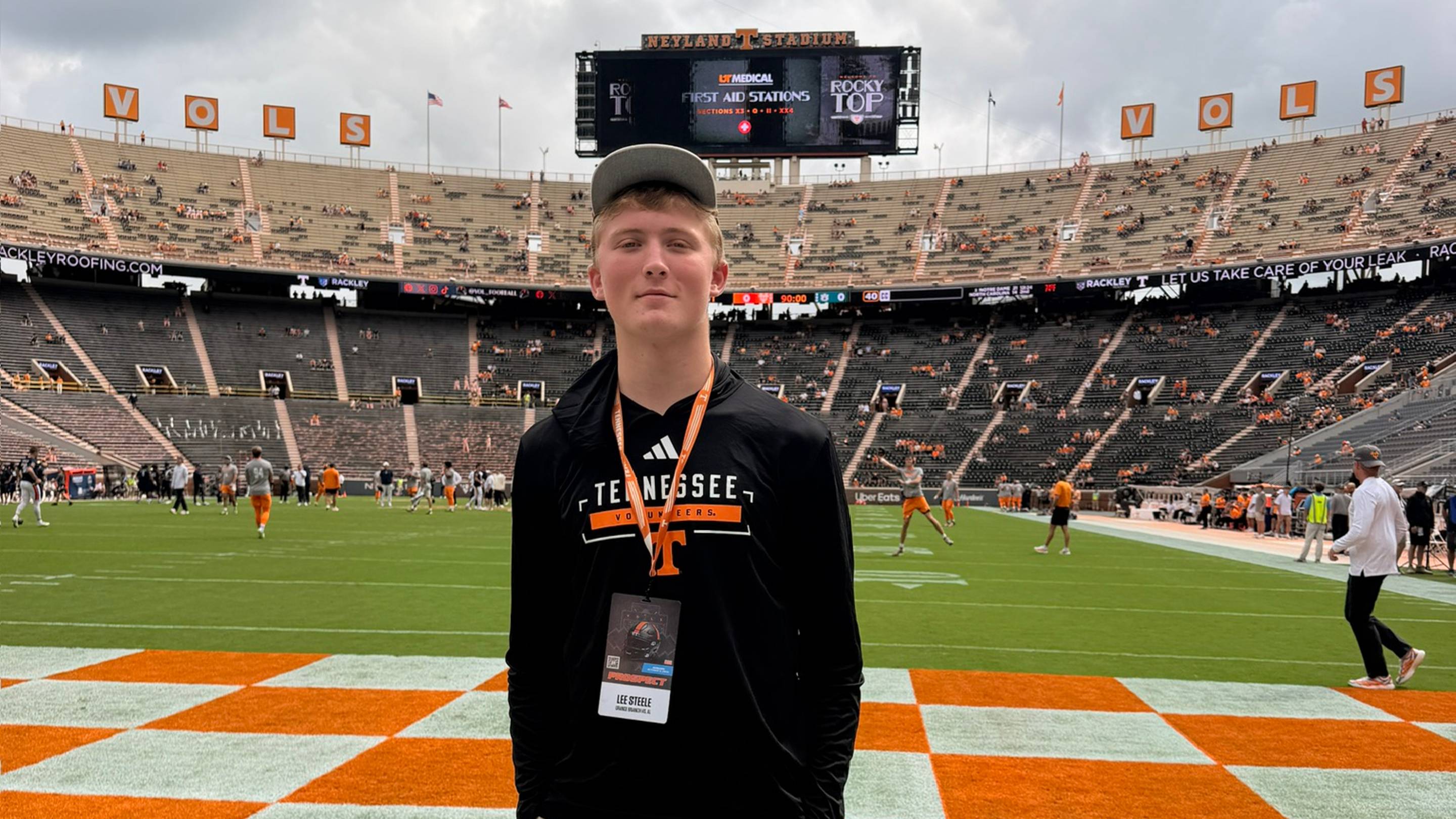2028 Tight End Lee Steele Details Game Day Visit with Tennessee Football