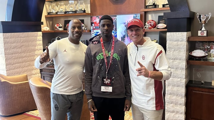 Homestead 2025 wide receiver Cortez Mills committed to Oklahoma on Monday evening. 
