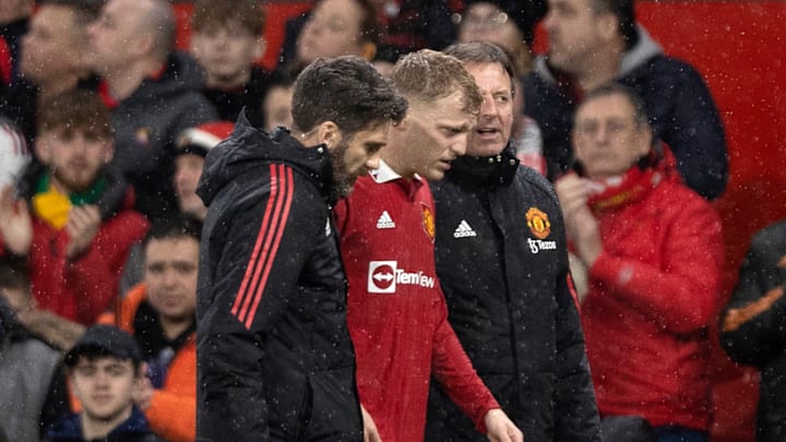 Donny van de Beek absen bela Manchester United hingga akhir musim akibat cedera Donny van de Beek absen bela Manchester United hingga akhir musim akibat cedera