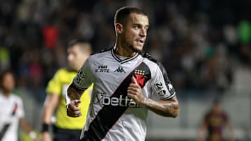 Coutinho se machucou no clássico contra o Flamengo