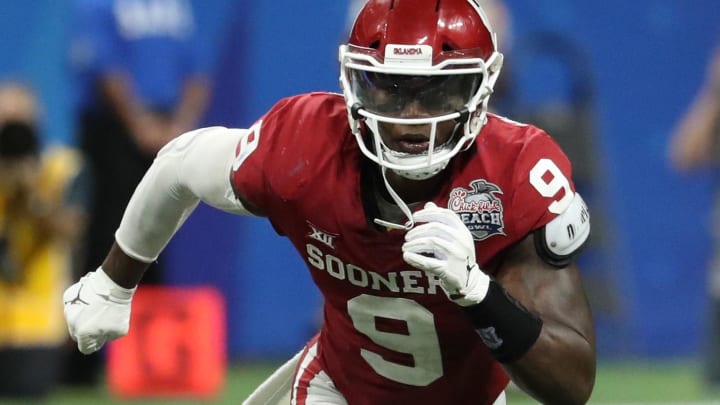 Dec 28, 2019; Atlanta, Georgia, USA; Oklahoma Sooners linebacker Kenneth Murray (9) during the second half of the 2019 Peach Bowl college football playoff semifinal game against the LSU Tigers at Mercedes-Benz Stadium. Mandatory Credit: Jason Getz-USA TODAY Sports