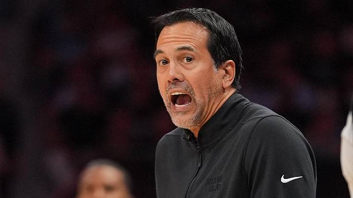Miami Heat Head Coach Erik Spoelstra objects to a call (Mandatory Credit: Jim Dedmon-Imagn Images)