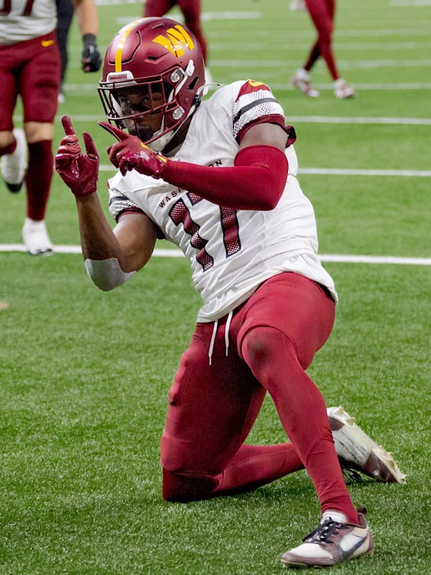 Washington Commanders wide receiver Terry McLaurin (17).