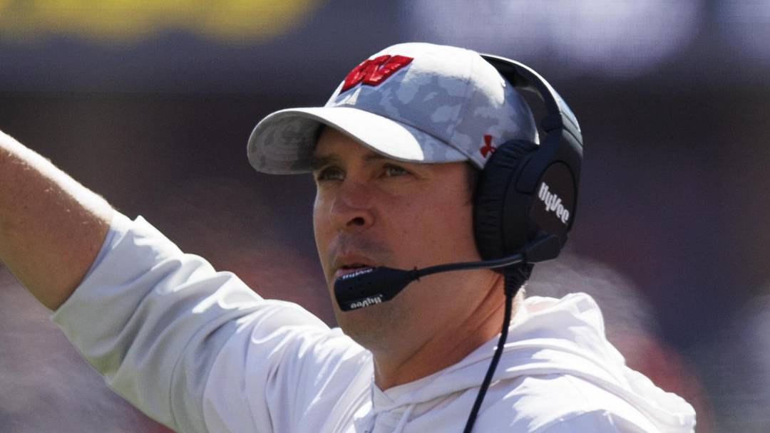 Oct 1, 2022; Madison, Wisconsin, USA;  Wisconsin Badgers defensive coordinator Jim Leonhard during the game against the Illinois Fighting Illini at Camp Randall Stadium. Mandatory Credit: Jeff Hanisch-Imagn Images