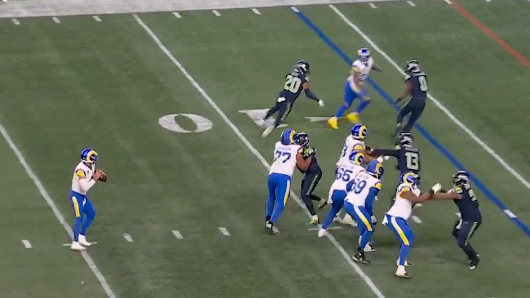 Rams' late fourth-down play was unsuccessful.