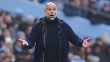 Técnico Pep Guardiola vive seu momento mais difícil desde que chegou ao City