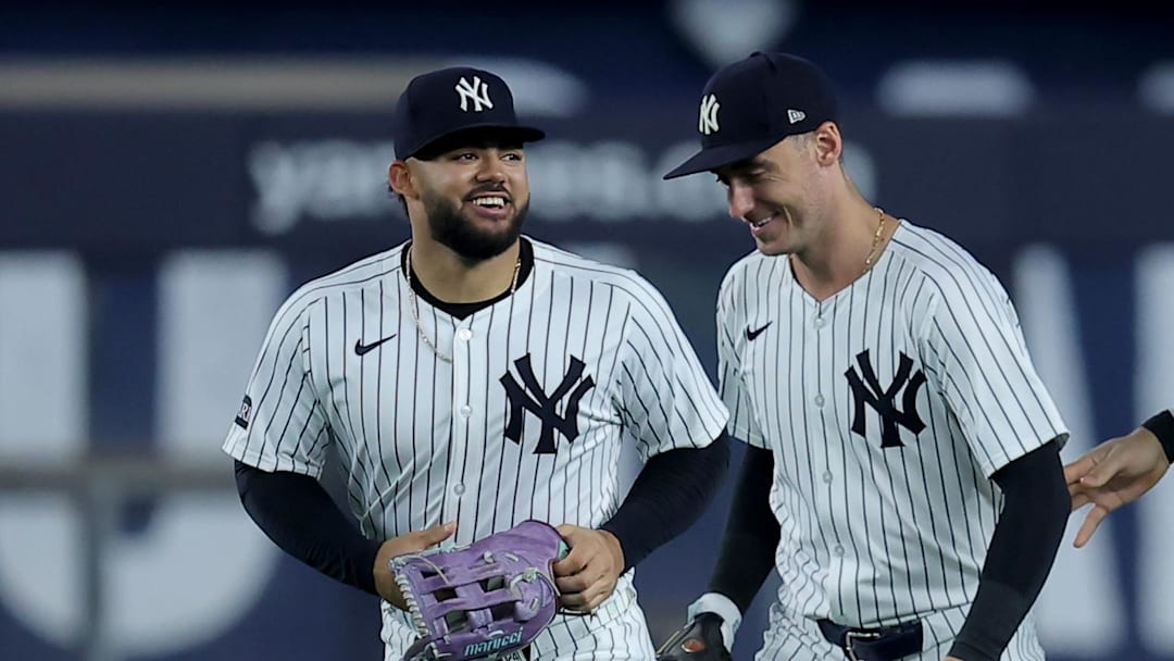 Jul 8, 2025; Bronx, New York, USA; New York Yankees left fielder Jasson Dominguez (24) and center fielder Cody Bellinger (35) and right fielder Aaron Judge (99) celebrate after defeating the Seattle Mariners at Yankee Stadium. Mandatory Credit: Brad Penner-Imagn Images Jul 8, 2025; Bronx, New York, USA; New York Yankees left fielder Jasson Dominguez (24) and center fielder Cody Bellinger (35) and right fielder Aaron Judge (99) celebrate after defeating the Seattle Mariners at Yankee Stadium. Mandatory Credit: Brad Penner-Imagn Images