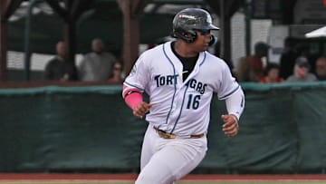Daytona Tortuga’s Alfredo Duno (16) steals second base