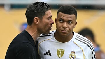 Xabi Alonso et Kylian Mbappé - Real Madrid