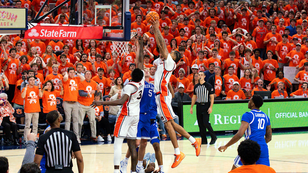 Elyjah Freeman gets the tip-in winner for the Auburn Tigers against the Kentucky Wildcats. Elyjah Freeman gets the tip-in winner for the Auburn Tigers against the Kentucky Wildcats.