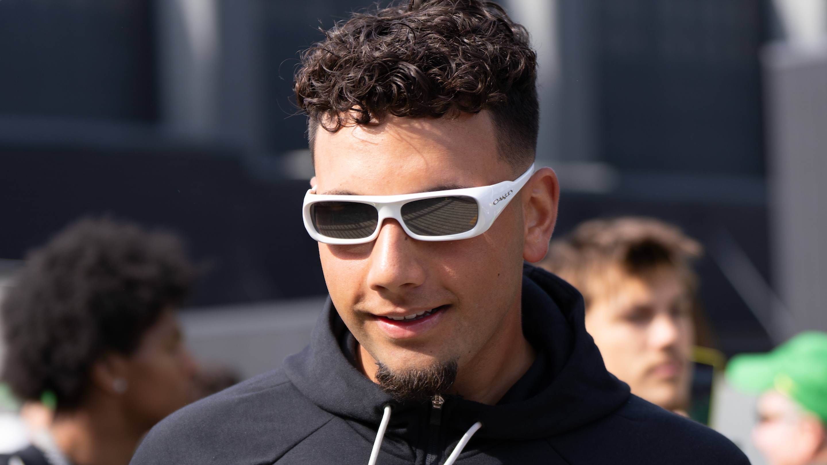 Oregon Benches Dylan Raiola For Brock Thomas as Bigger Questions Emerge