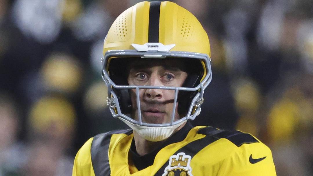 Pittsburgh Steelers quarterback Aaron Rodgers