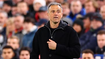 Luis Enrique et le PSG connaissent le nom de l'arbitre qui sera au sifflet pour PSG - Aston Villa