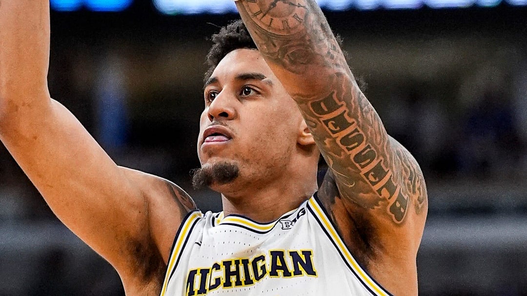Michigan forward Yaxel Lendeborg (23) shoots a 3-pointer against Alabama during the second half of NCAA Tournament Sweet 16 round at United Center in Chicago on Friday, March 27, 2026.