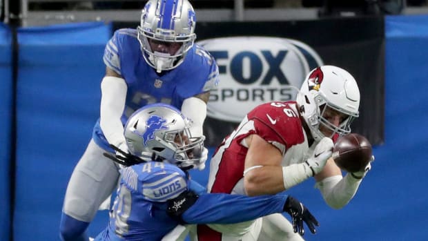Detroit Lions linebacker Jalen Reeves-Maybin breaks up a pass to Arizona Cardinals tight end Zach Ertz during the second half Sunday, Dec. 19, 2021, at Ford Field.