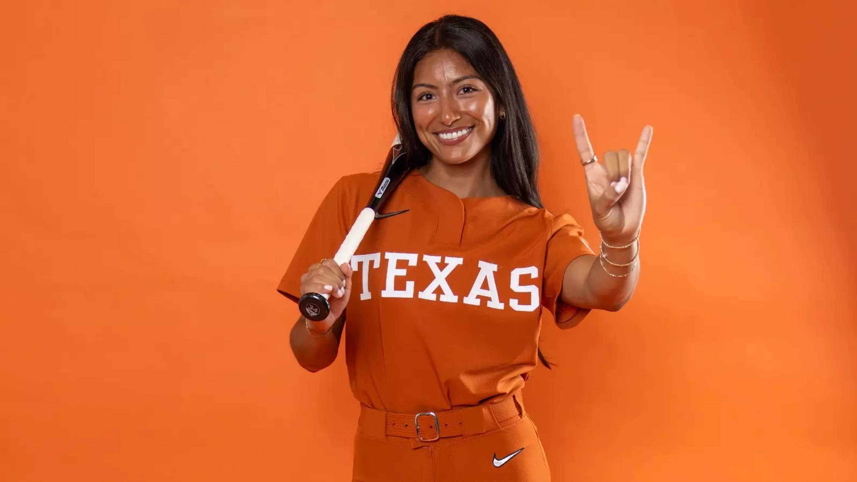 'Full Circle in the Best Way': Isa Torres Begins a New Chapter With Texas Softball
