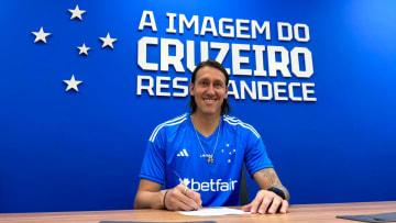Cássio assinou contrato de três temporadas com o Cruzeiro