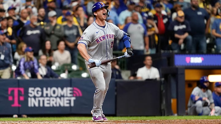 Alonso clobbered a go-ahead three-run homer in the ninth inning of the Mets' 4–2 win over Milwaukee.