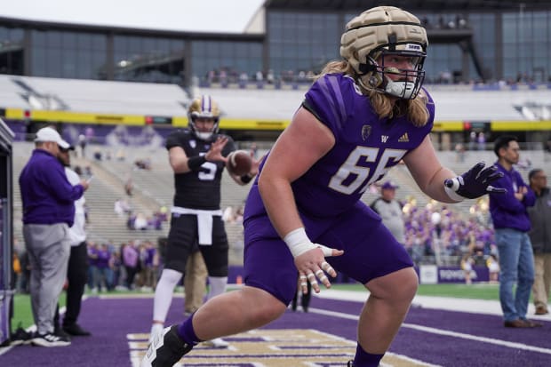 Landen Hatchett engaged in UW practice contact for the first time in eight months.