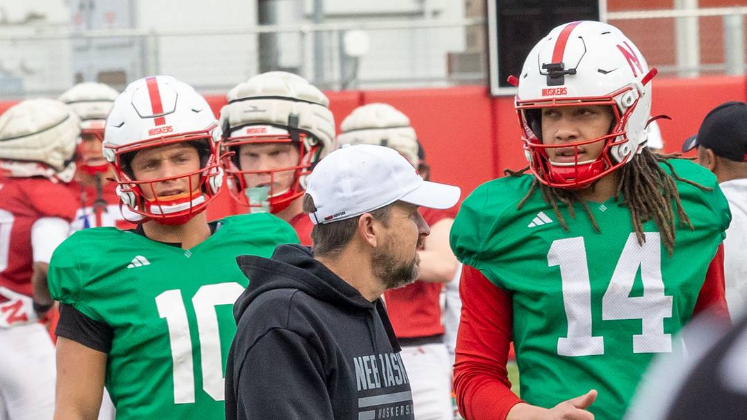Quarterbacks Anthony Colandrea, coach Glenn Thomas and TJ Lateef