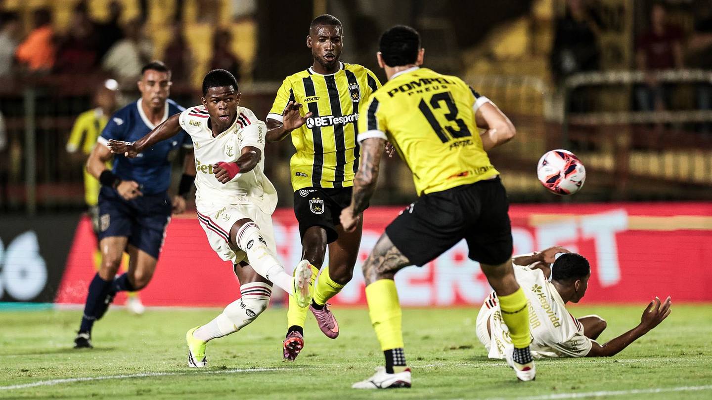Volta Redonda faz 3 a 0 e complica Flamengo no Carioca; veja ...