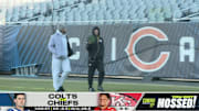Rodgers takes a lap around Soldier Field before Steelers-Bears.