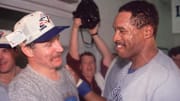 Jack Morris (Izq) y Dave Winfield celebran el triunfo en el Juego 6 de y el título de la Serie Mundial sobre los Atlanta Braves.