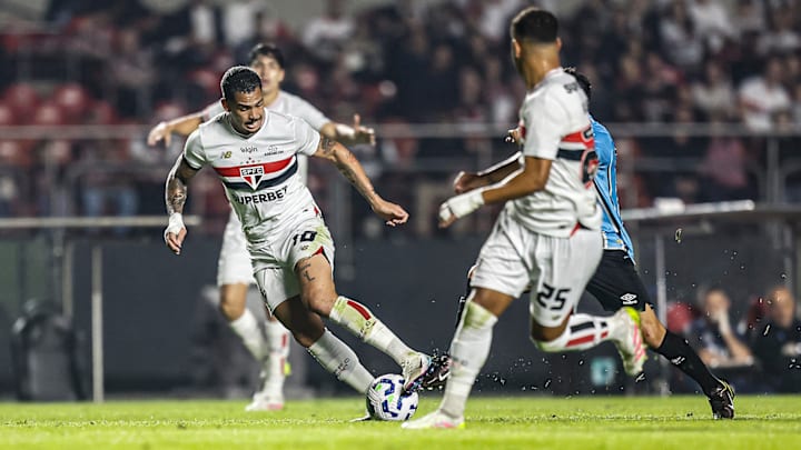 Chance de "lei do ex"? Luciano trocou o Grêmio pelo São Paulo em 2020 Chance de "lei do ex"? Luciano trocou o Grêmio pelo São Paulo em 2020