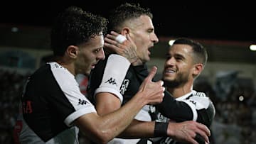 Vasco venceu dois dos três jogos que disputou no Brasileirão 2025