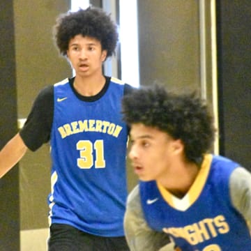 Bremerton's Jalen Davis is the top Washington recruit in the 2027 class - and is arguably the top returning player overall.