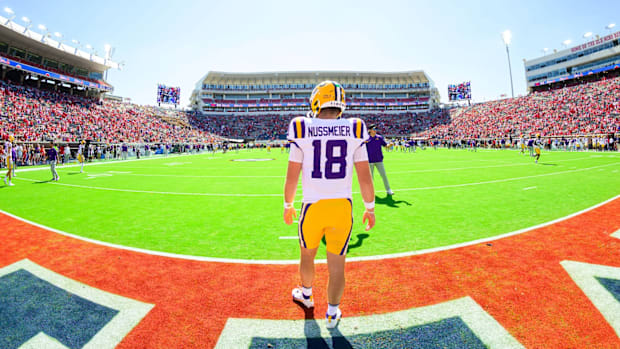 LSU Tigers Football: Garrett Nussmeier.