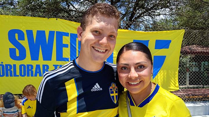Adrián y Lorena, el matrimonio de un sueco y una mexicana que nació gracias a la danza folklórica. Adrián y Lorena, el matrimonio de un sueco y una mexicana que nació gracias a la danza folklórica.