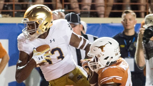 Notre Dame Football Bowl Projections Momentum Builds For Playoff notre-dame-football-bowl-projections-momentum-builds-for-playoff
